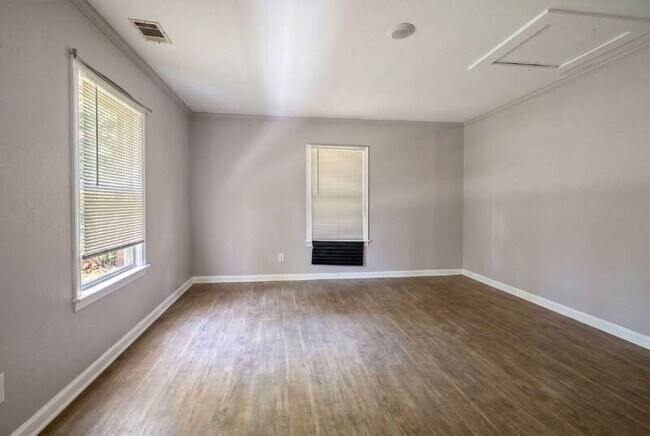 Building Photo - 431 Bussey Ave