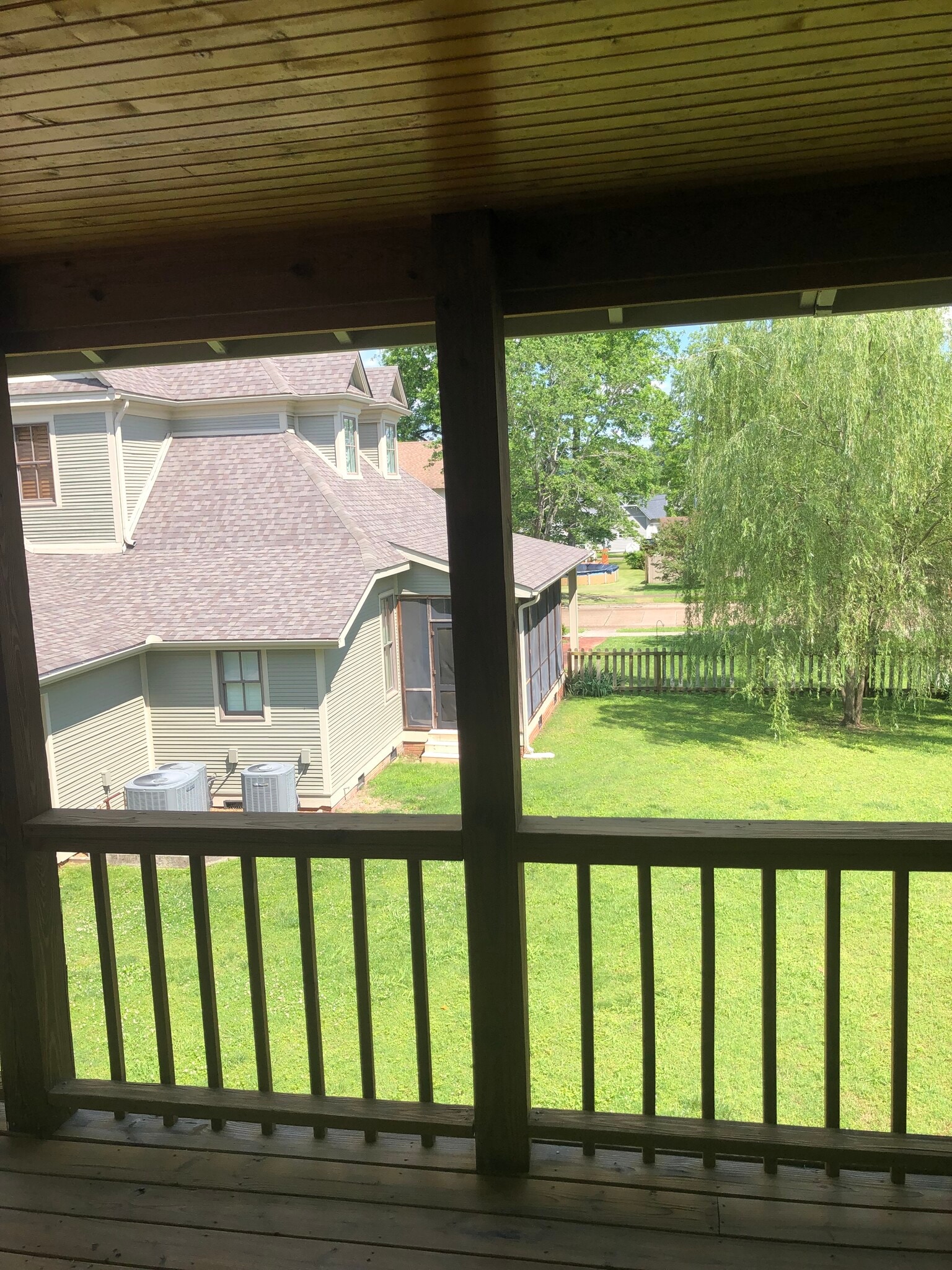 Building Photo - 514 Laurel Ave