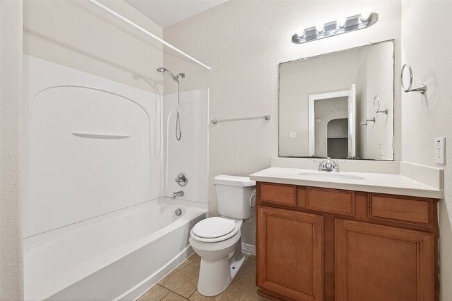 Building Photo - 24526 Avellino Ct