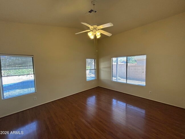 Building Photo - 15948 W Latham St