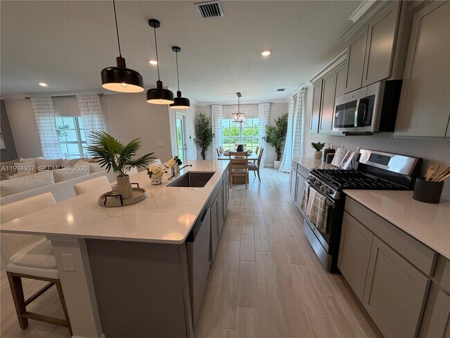 Building Photo - 1694 Hoot Owl Holw