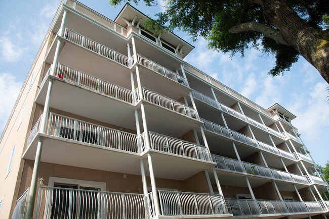 Building Photo - 113 Brooks St SE