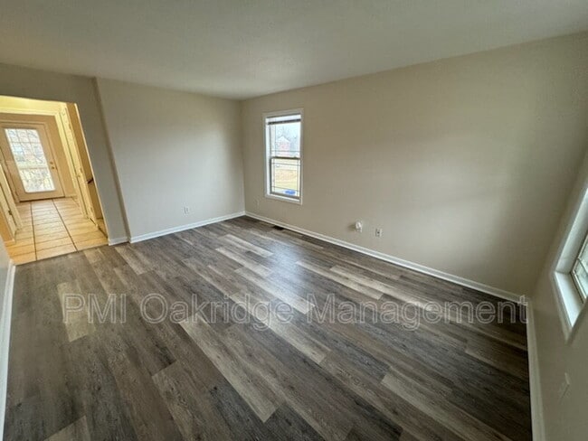 Building Photo - 749 Charlton Ct