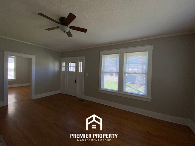 Building Photo - Vibrant 3BR Home near Midtown Memphis | Fireplace, Hardwood Floors & Fenced Yard
