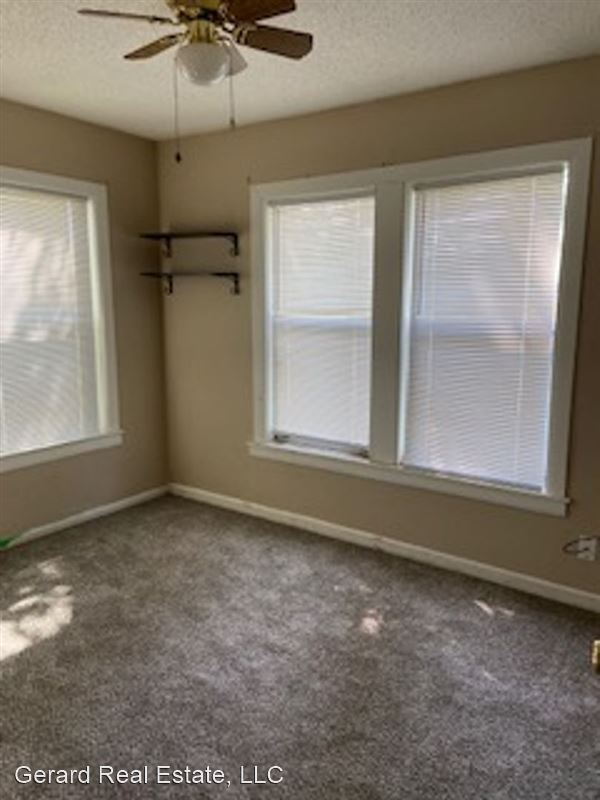 Building Photo - 342 College Dr