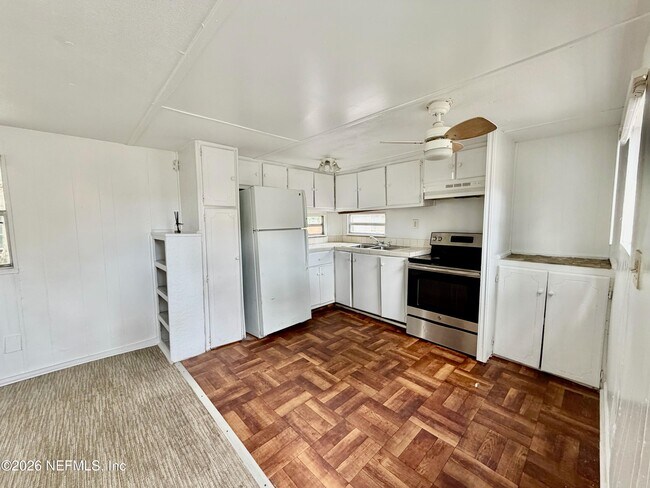 Building Photo - 5355 New Kings Rd