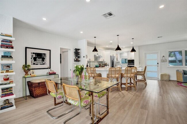 Building Photo - 3206 Robbins Rd