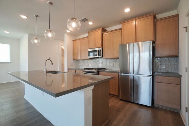 Building Photo - 1610 Iberville Dr