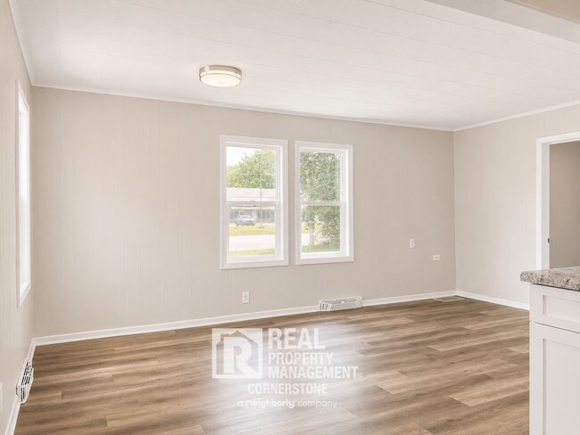 Building Photo - 8620 Portage Rd