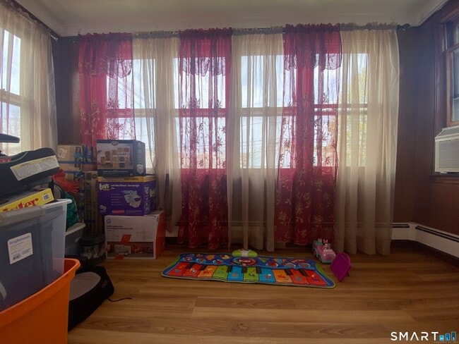 Building Photo - 39 Pierce St