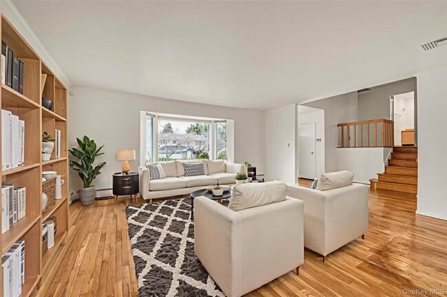 Building Photo - 16 Middle Ln