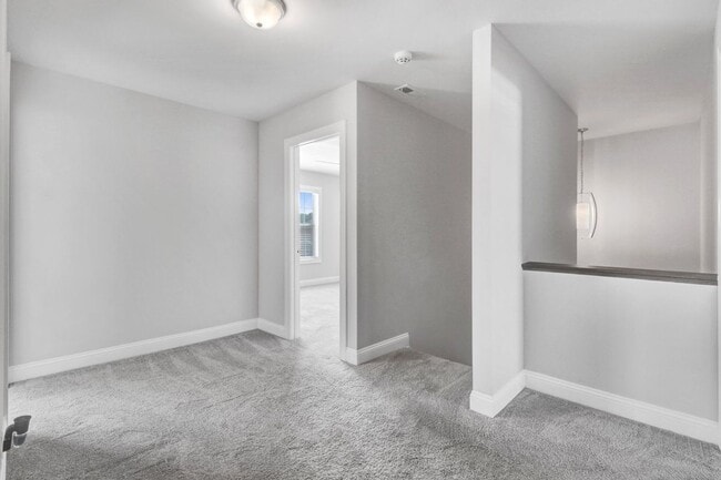 Building Photo - SPACIOUS 3000+ Sq Ft 2-Story Home in Sprin...