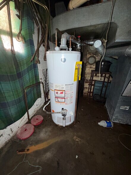 Building Photo - 3720 Manola Ave