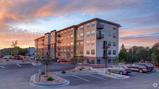 Building Photo - Lookout on Cragmor | Student Housing