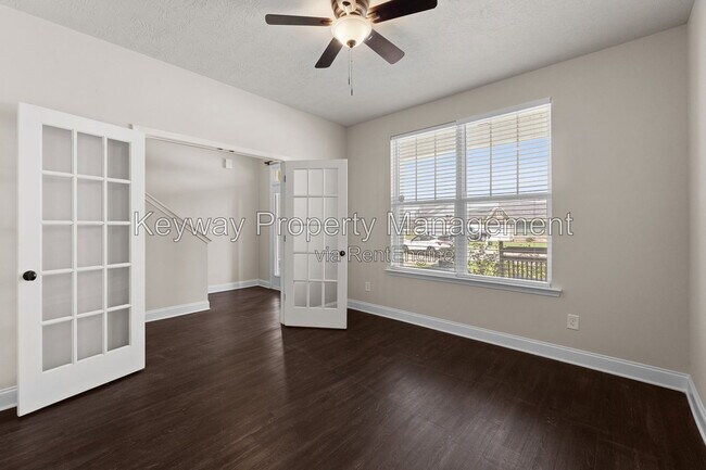 Building Photo - 135 Beallwood Dr