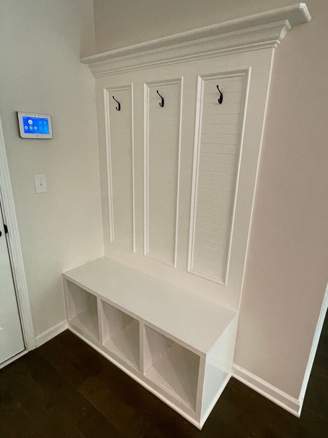 Building Photo - 222 Palisade Rdg