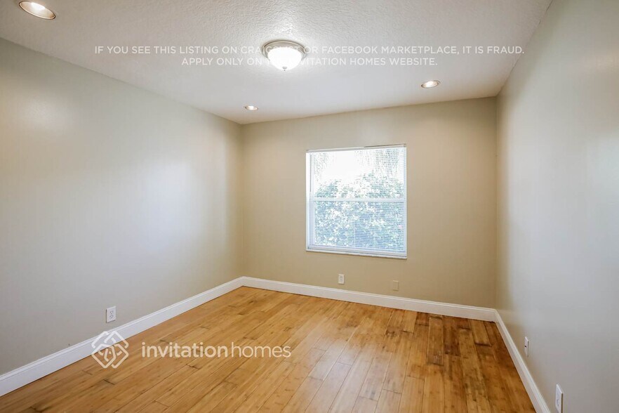 Building Photo - 12615 SW 7th Pl