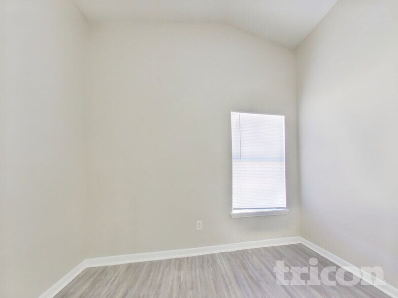 Building Photo - 3114 Kelling St