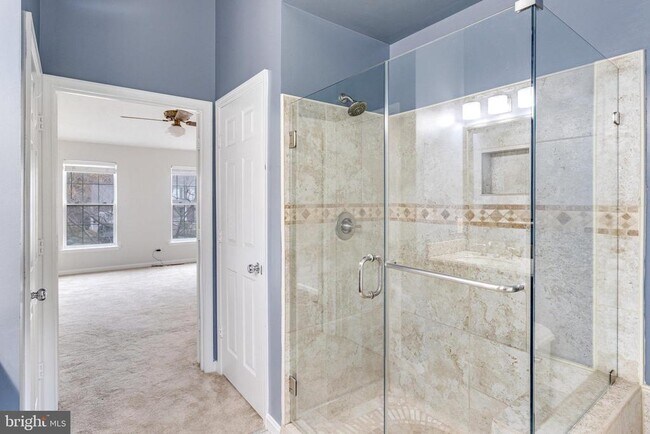 Building Photo - 15385 Bevanwood Dr