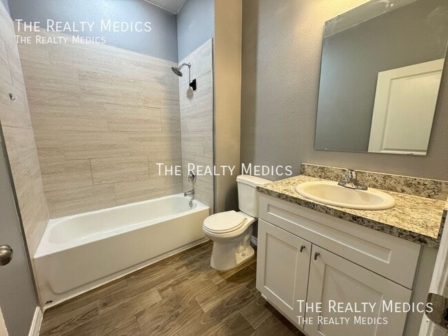 Building Photo - 1999 Marshall St