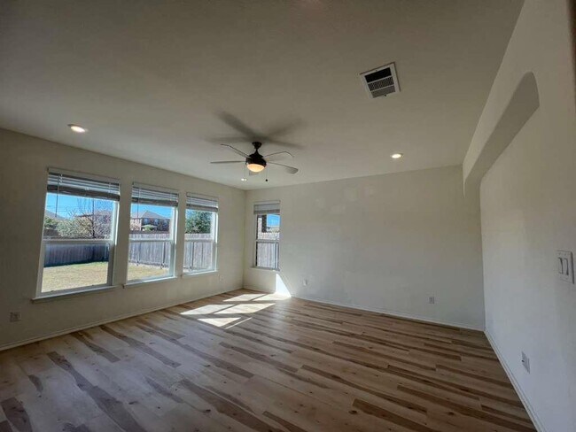 Building Photo - 2013 Ebony Dove St