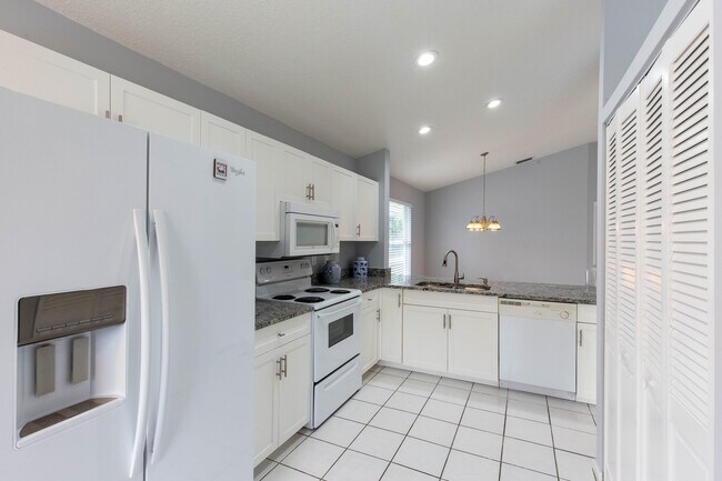 Building Photo - 12622 White Coral Dr