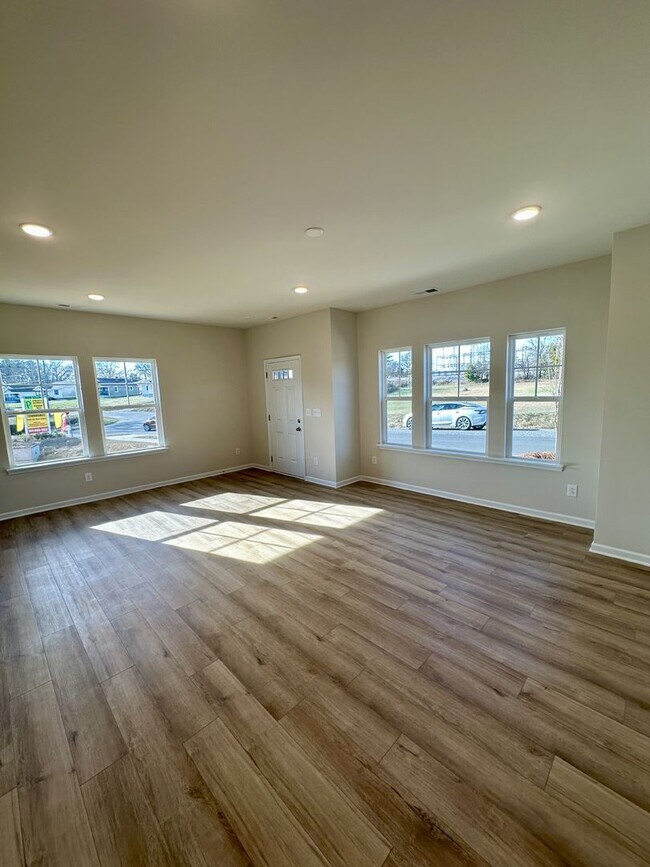 Building Photo - Nice 2BR/2BA