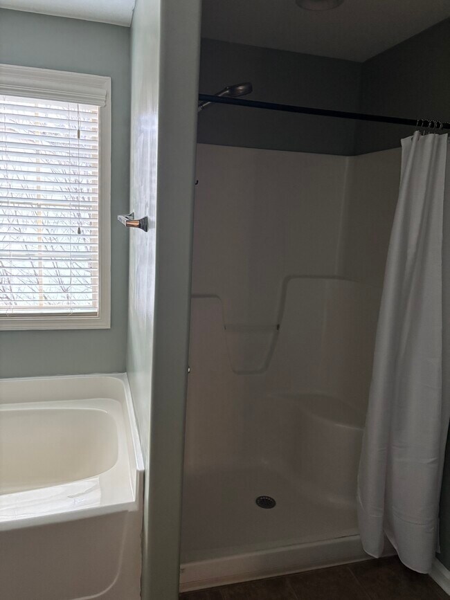 Building Photo - 118 Great Oak Way