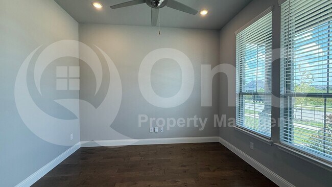 Building Photo - 3508 Covedale Blvd