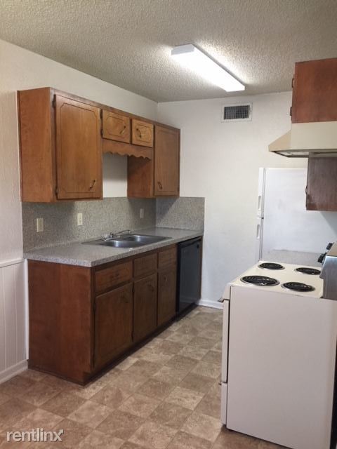 Building Photo - 2315 Jennifer Dr