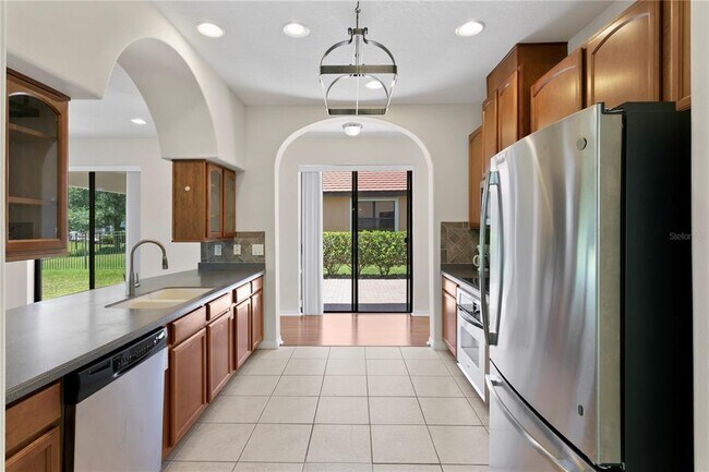Building Photo - 20317 Chestnut Grove Dr