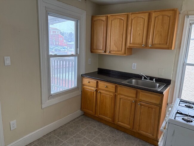 Building Photo - 729 W Lafayette St