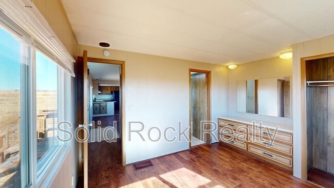 Building Photo - 9815 N Log Rd