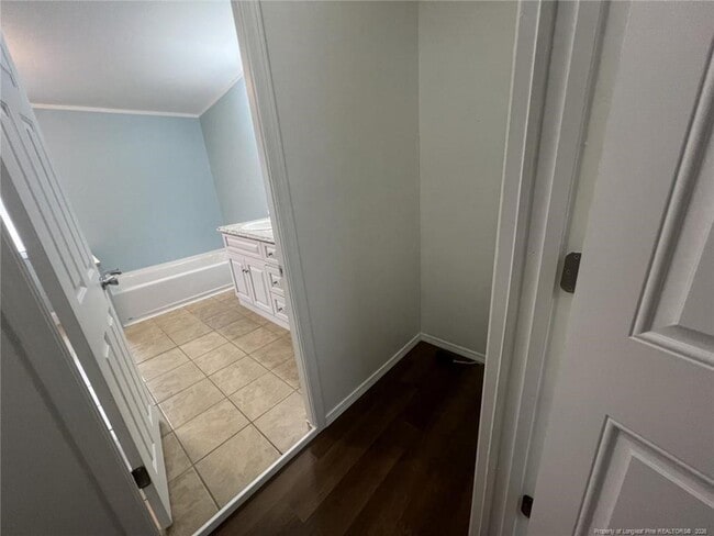 Building Photo - 15 Rhode Island Way