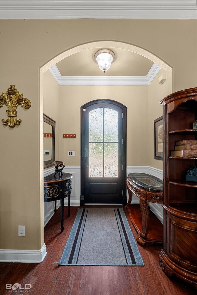 Building Photo - Check Out this 4 Bed 2 Bath with A Pool and Hot Tub