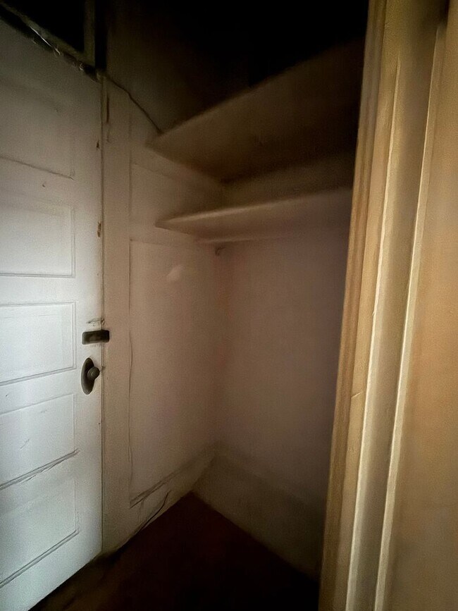 Building Photo - Vogue Building