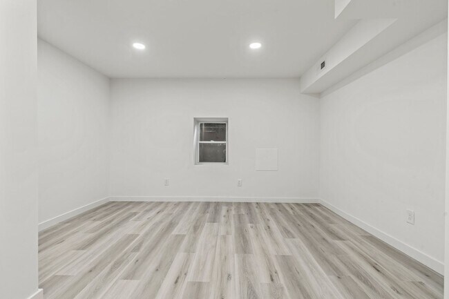Building Photo - 1823 N Van Pelt St