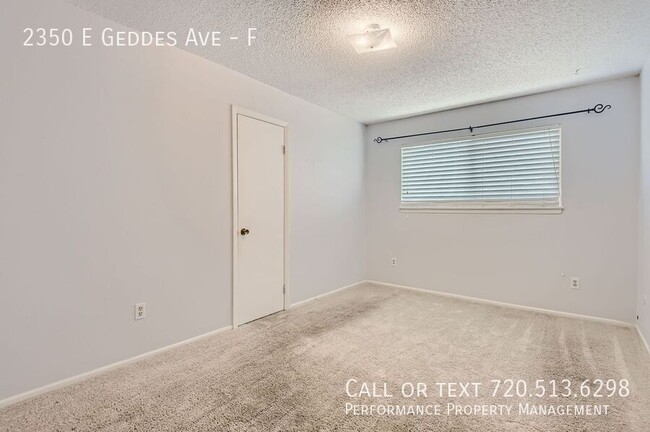 Building Photo - Spacious Three Bedroom Condo