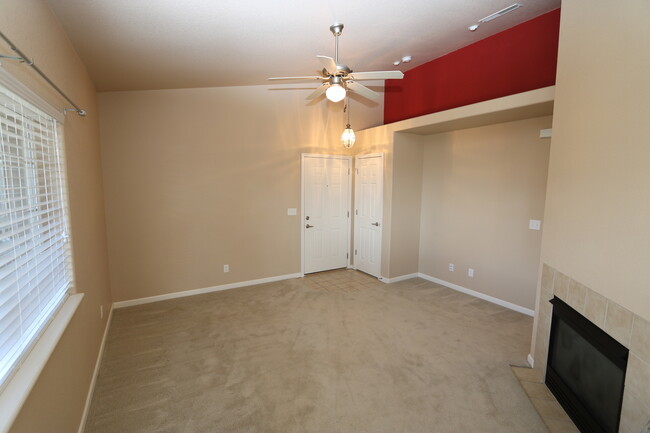 Building Photo - Upper level 2 bedroom condo near Peterson AFB