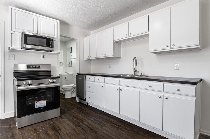 Building Photo - 408 E Beecher St