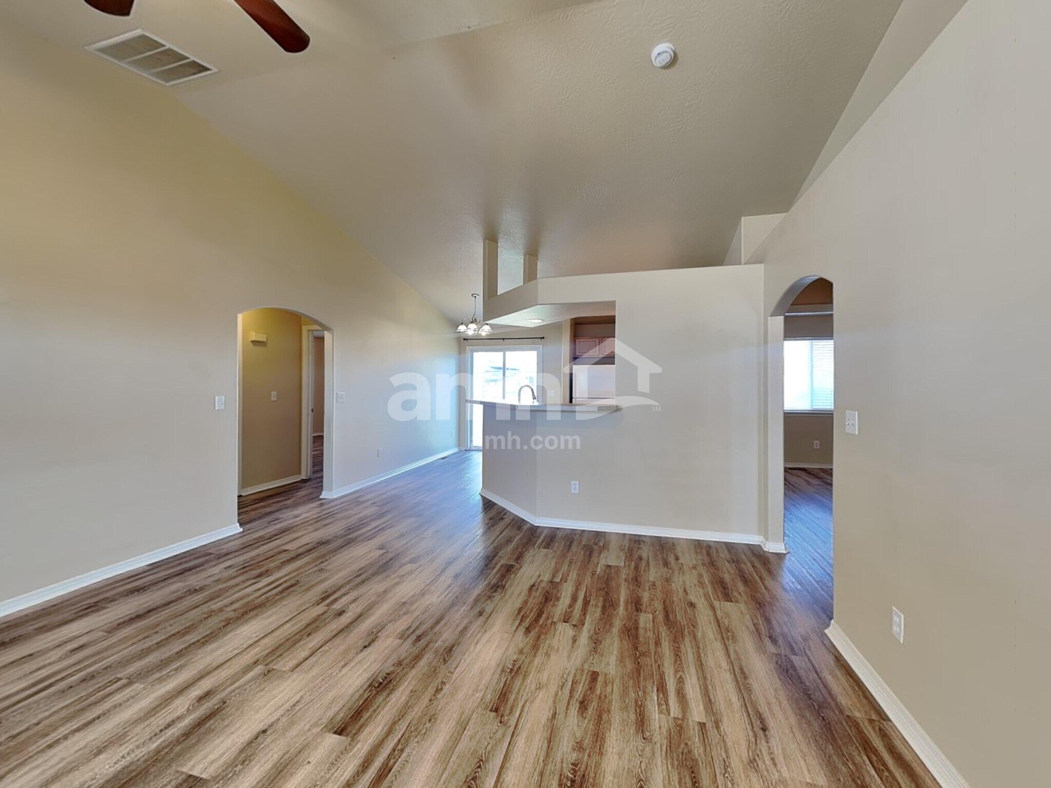 Building Photo - 12556 W Lewisburg Dr