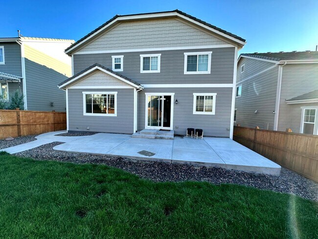 Building Photo - Meridian International 5 Bedroom 4 Bath Ho...