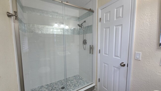 Building Photo - 399 Barberry Ln