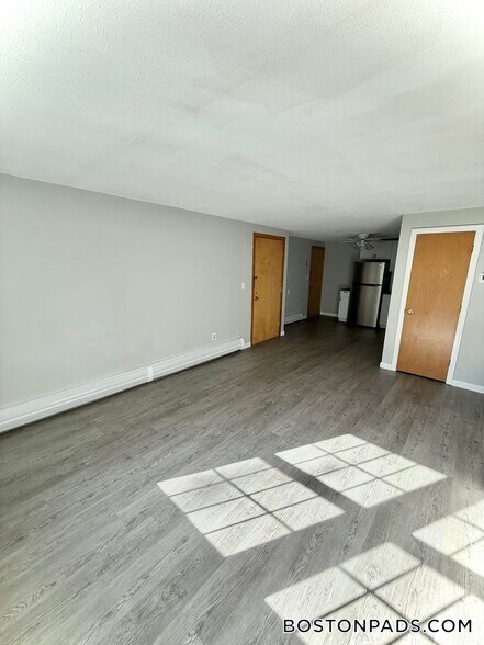 Building Photo - 53 Ridgewood Ln