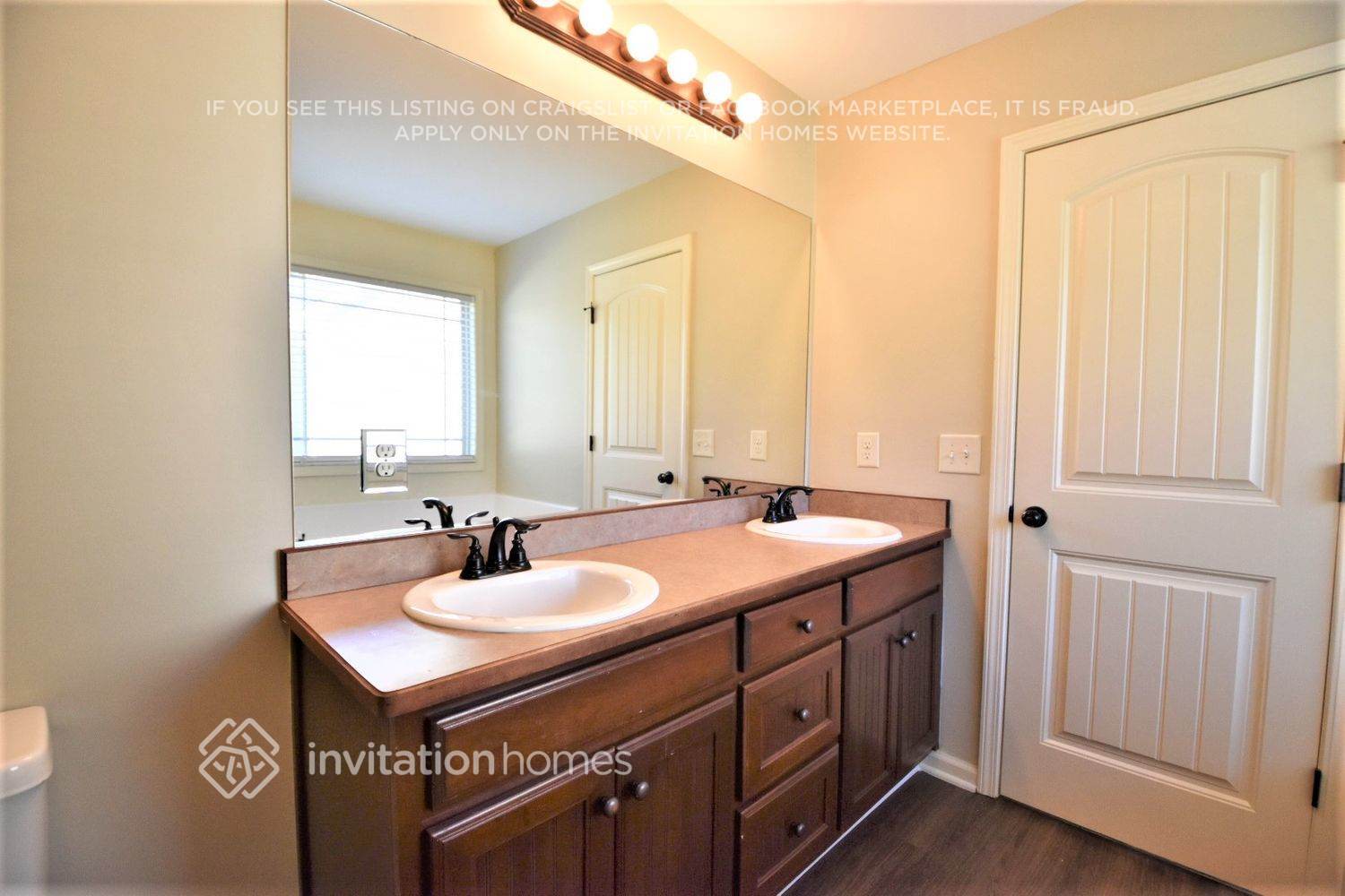 Building Photo - 2144 Centenary Main St