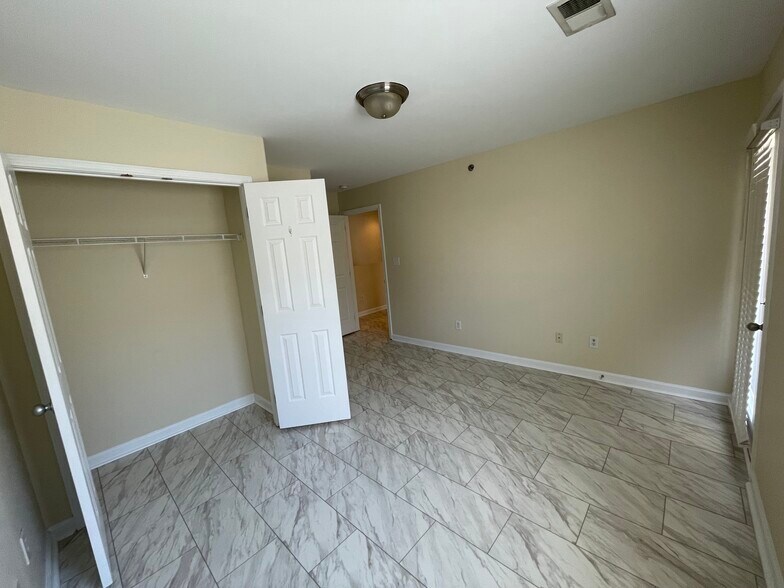 Master Bedroom 1.1 - 857 Malabu Dr