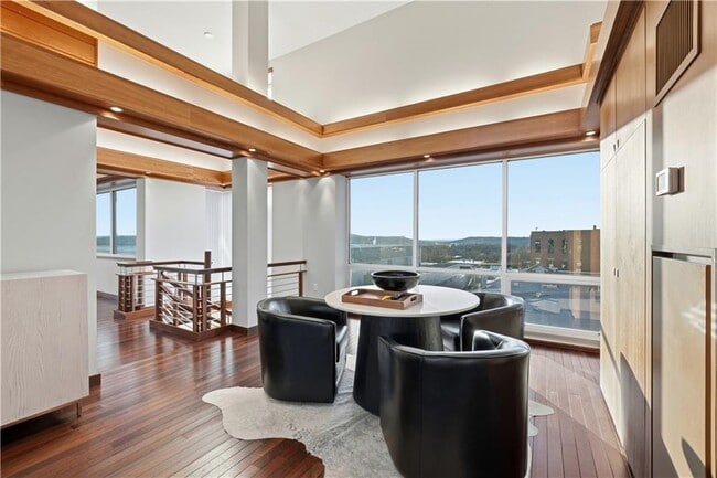 Building Photo - 5 W Mountain St