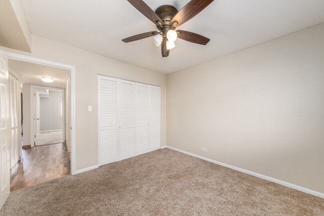 Building Photo - 9379 Bay Colony Dr