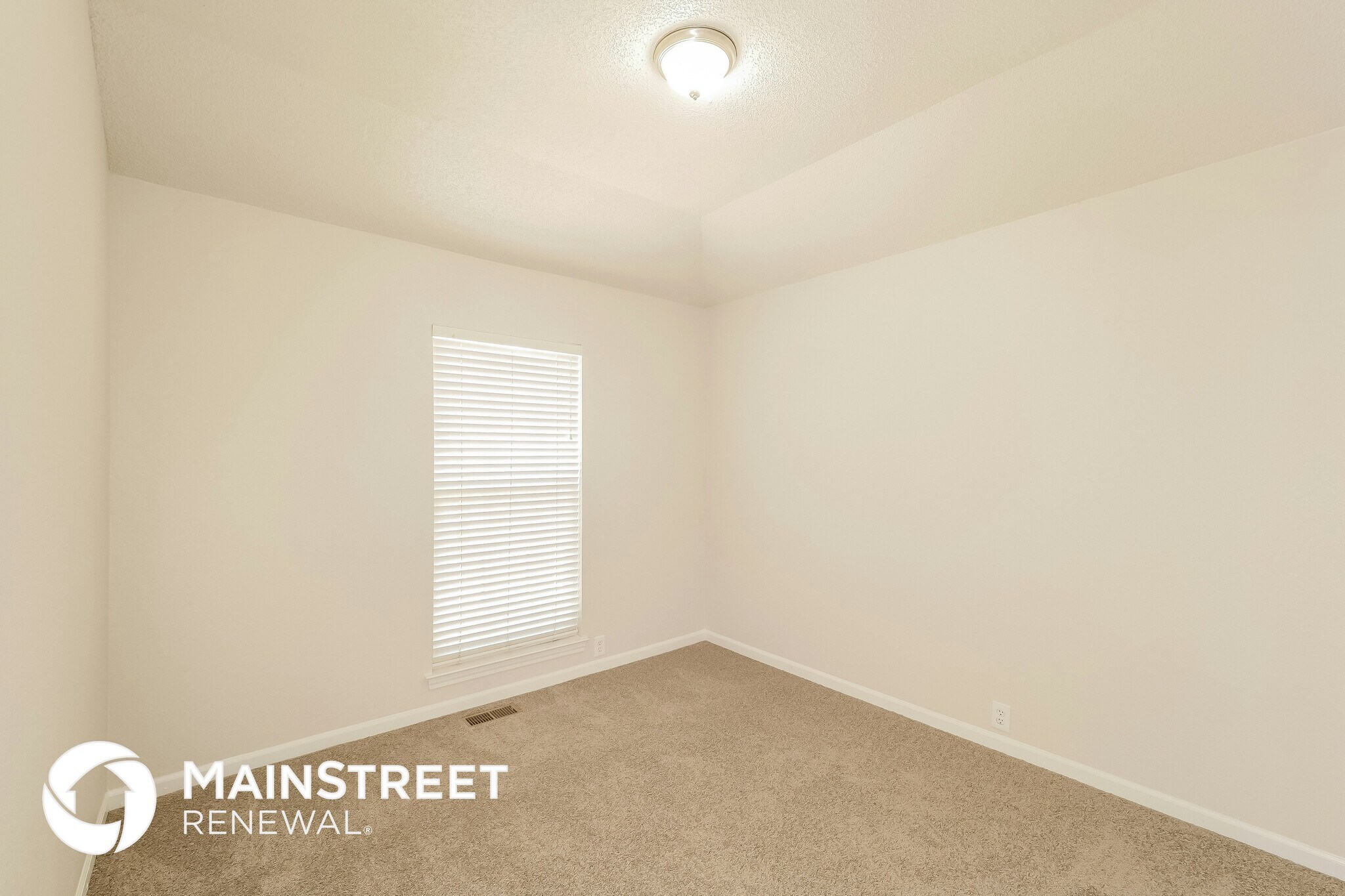 Building Photo - 2121 SE 7th St