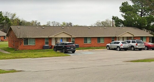 Building Photo - 503 Crooked Creek Rd